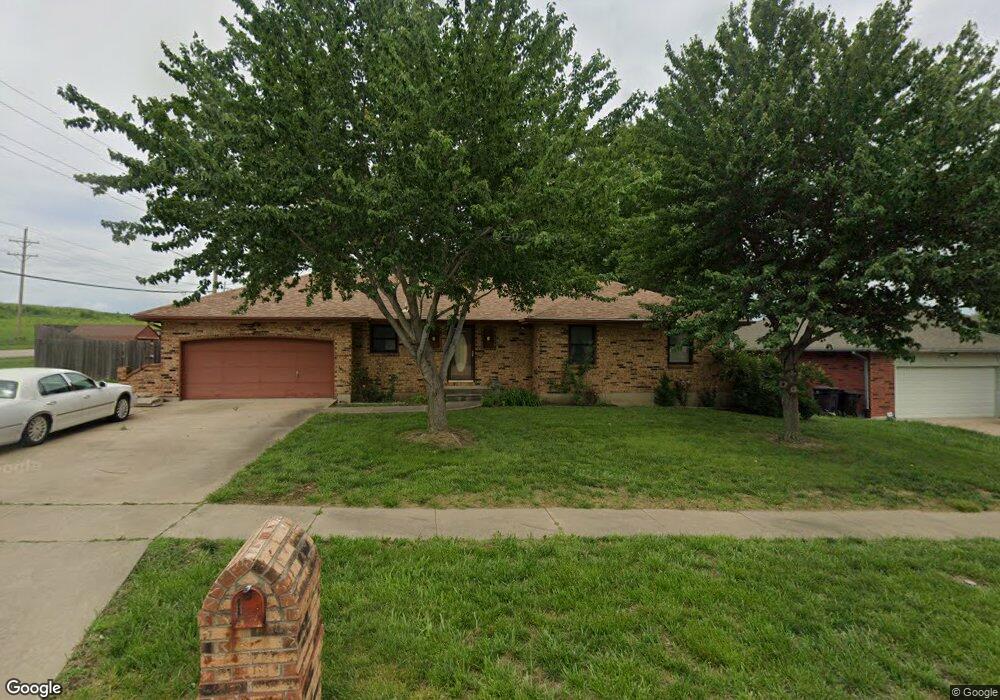 4030 SW 39th St, Topeka, KS 66610 - photo 1