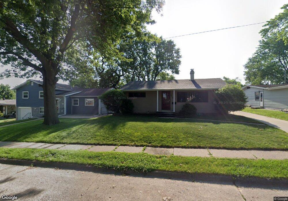 2839 Washington Ln, Davenport, IA 52804 - photo 1