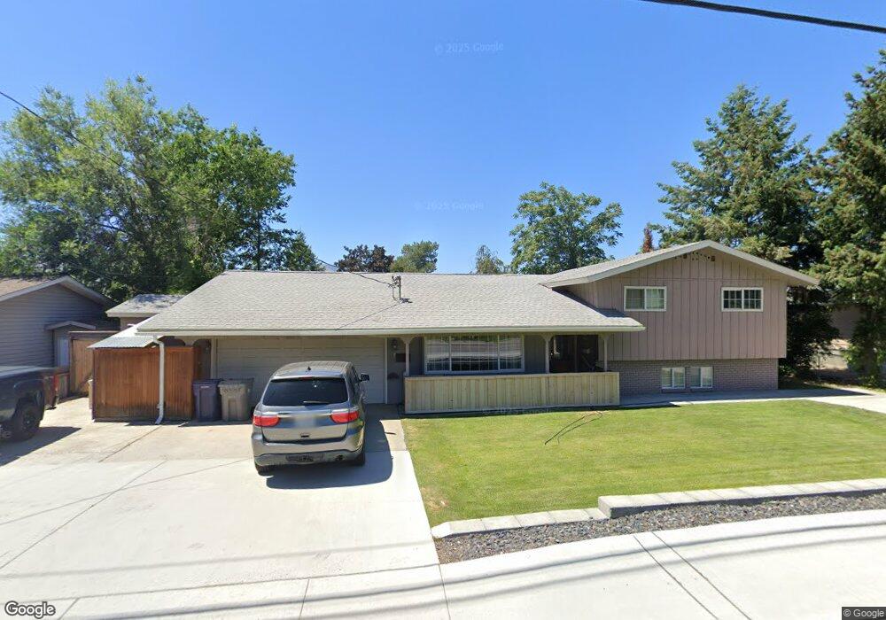 1608 N Baker Ave, East Wenatchee, WA 98802 - photo 1