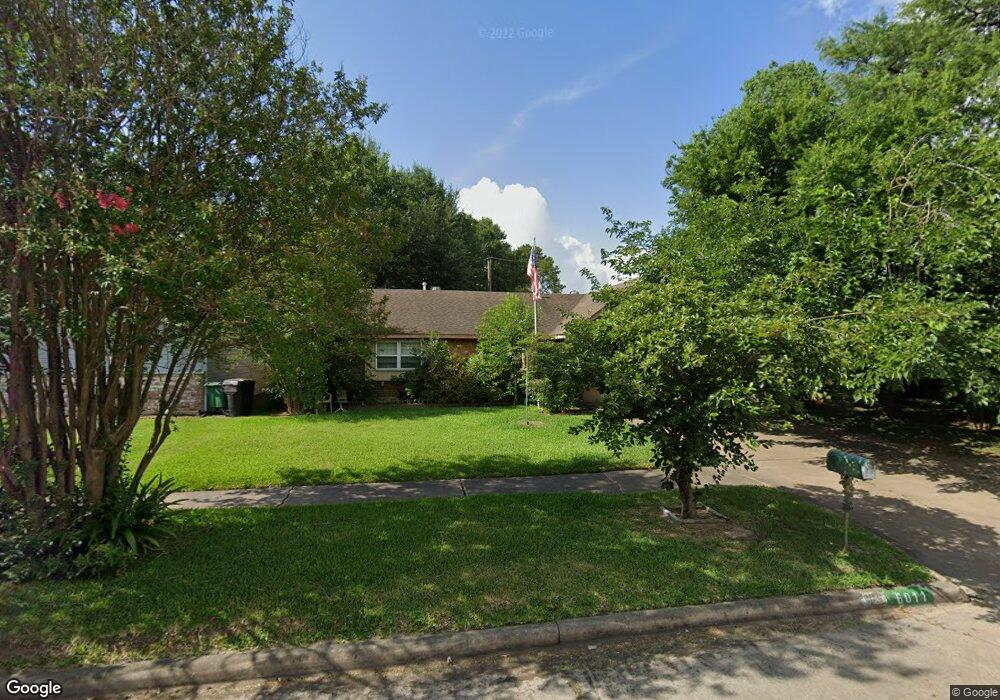 6011 Gum Grove Ln, Houston, TX 77088 - photo 1