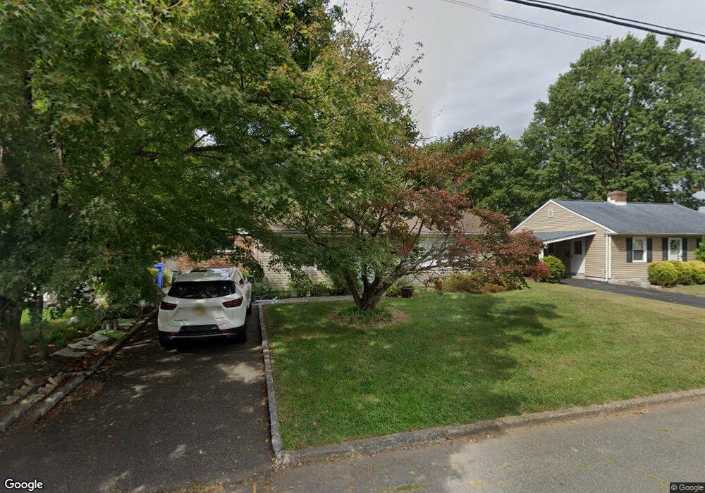 10 Pierrepont Ave, Middlesex, NJ 08846 - photo 1