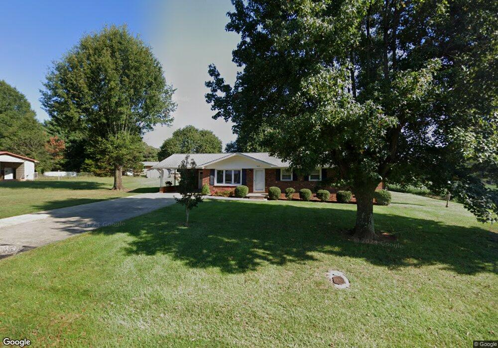 3625 33rd Ave NE, Hickory, NC 28601 - photo 1