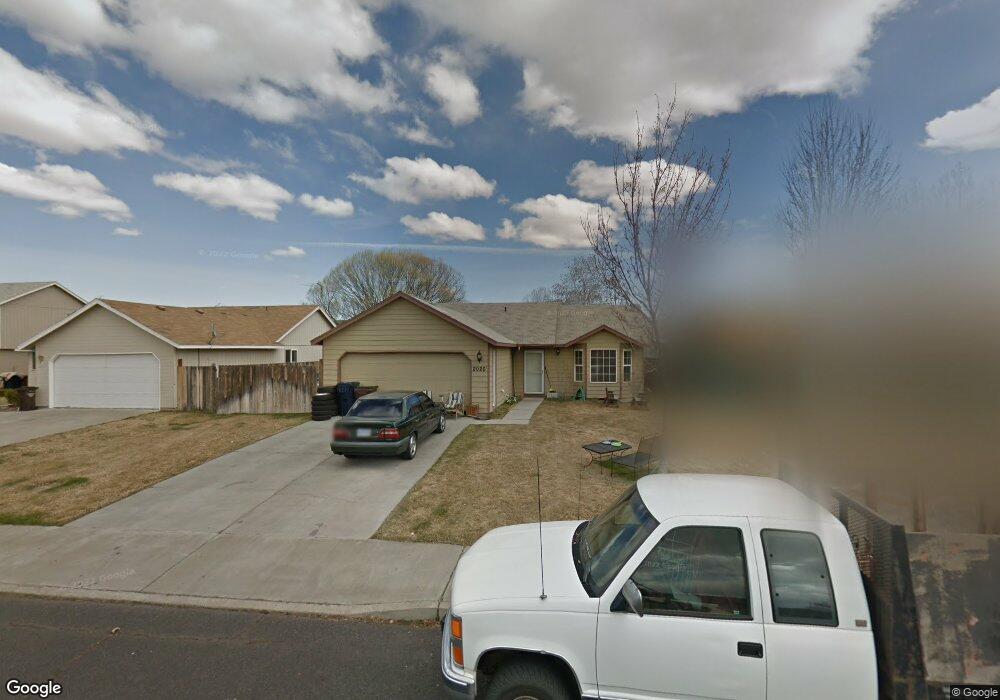 2020 SW 30th St, Redmond, OR 97756 - photo 1