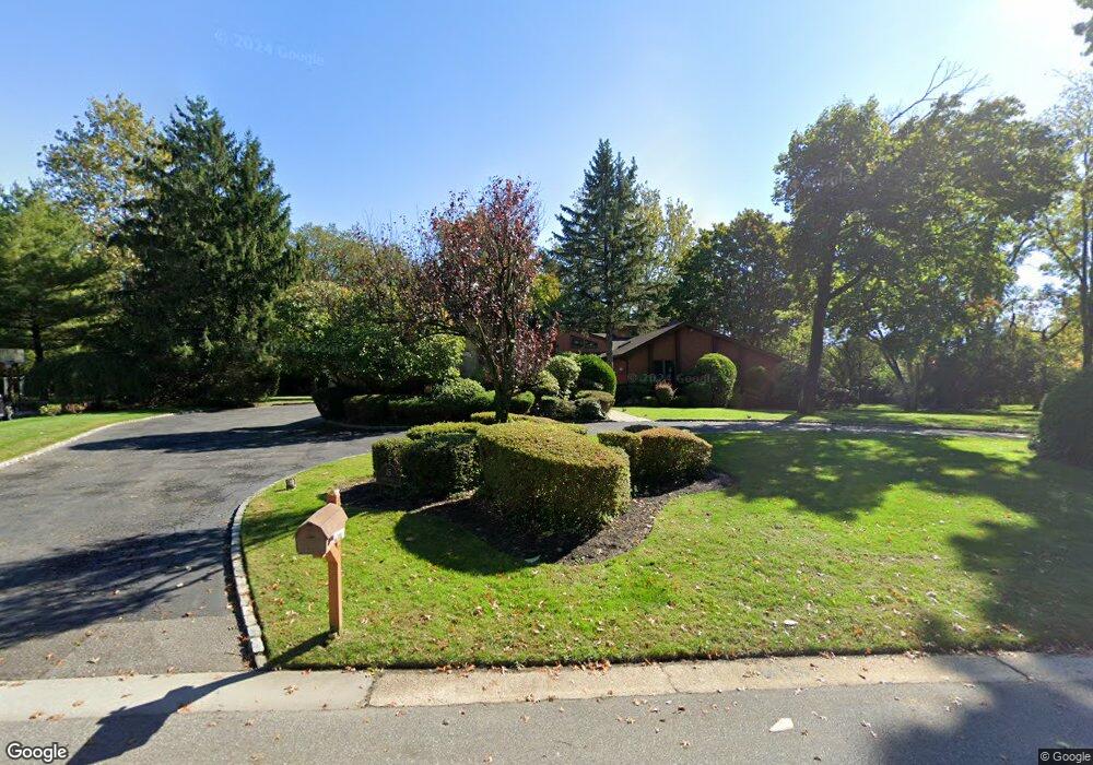 15 Campo Cir, Old Westbury, NY 11568 - photo 1