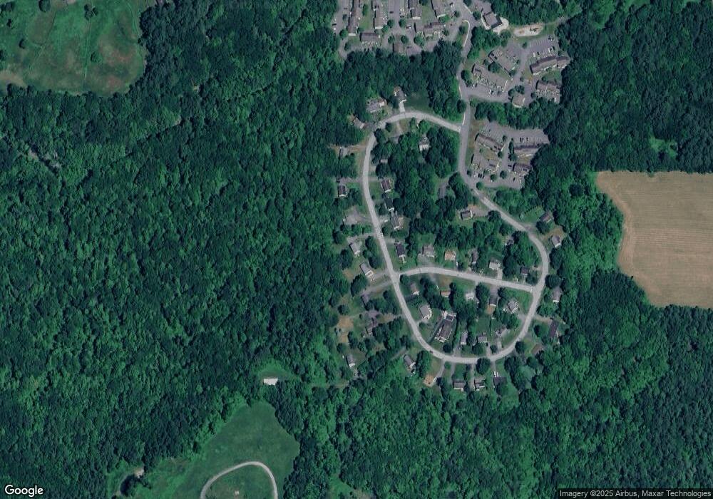 184 Sherwood Cir, Brattleboro, VT 05301 - photo 1