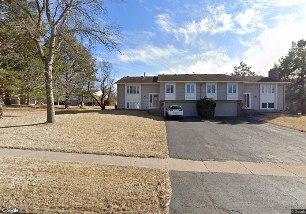 10477 Yorktown Ln N, Maple Grove, MN 55369 - photo 1