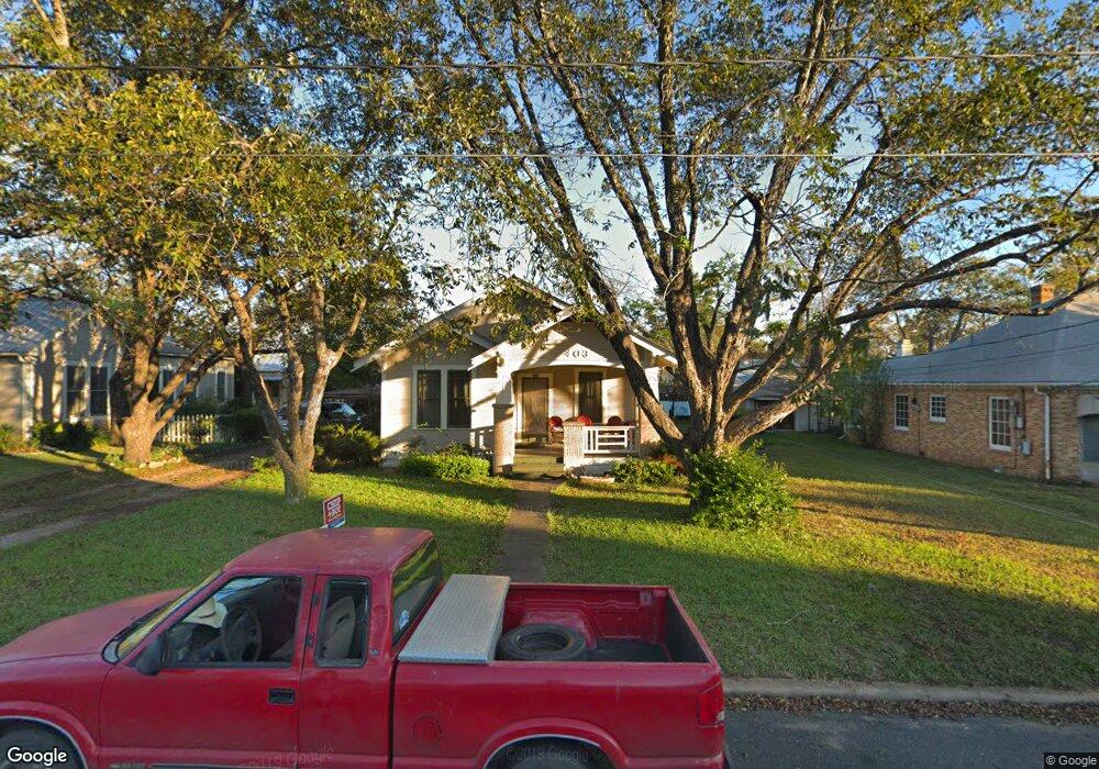 403 Cora St, Fredericksburg, TX 78624 - photo 1