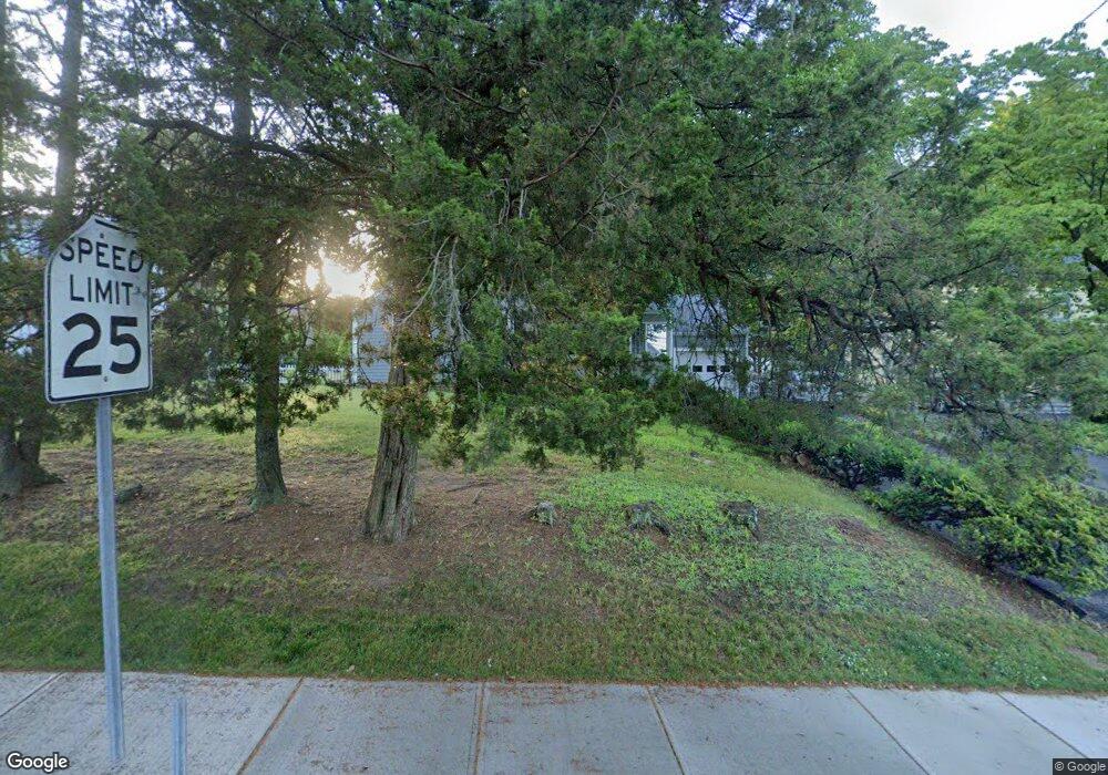 180 Hollow Tree Ridge Rd, Darien, CT 06820 - photo 1