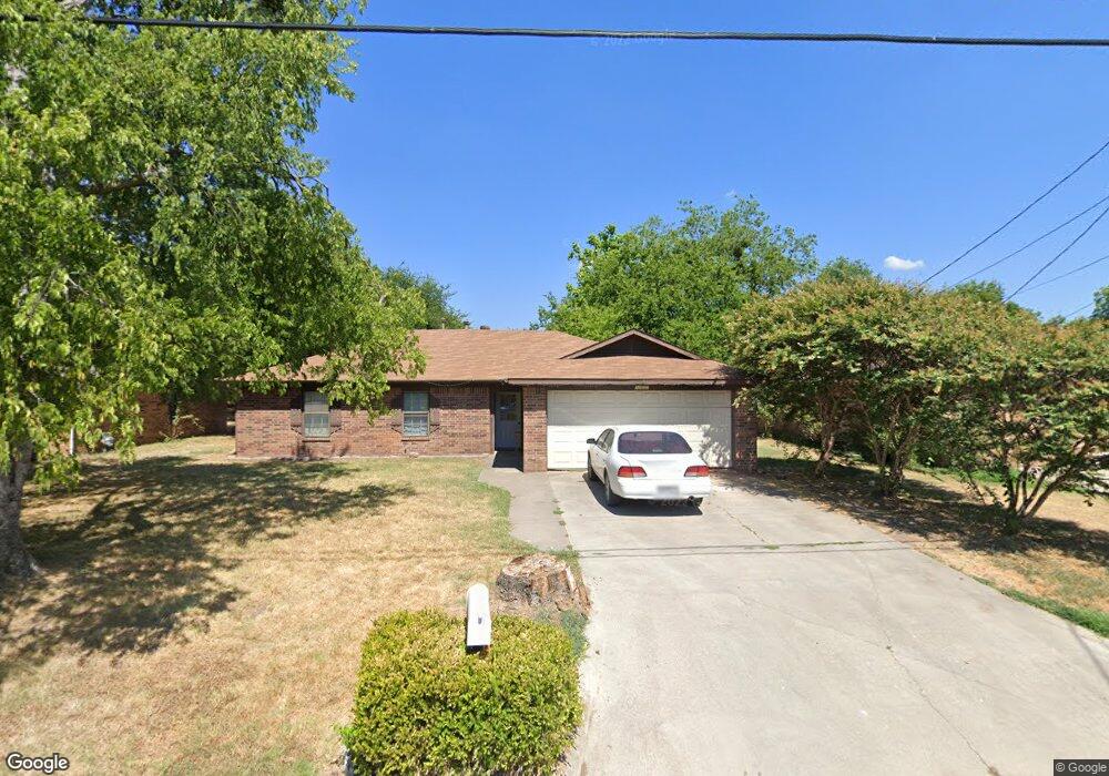 1222 S Clements St, Gainesville, TX 76240 - photo 1