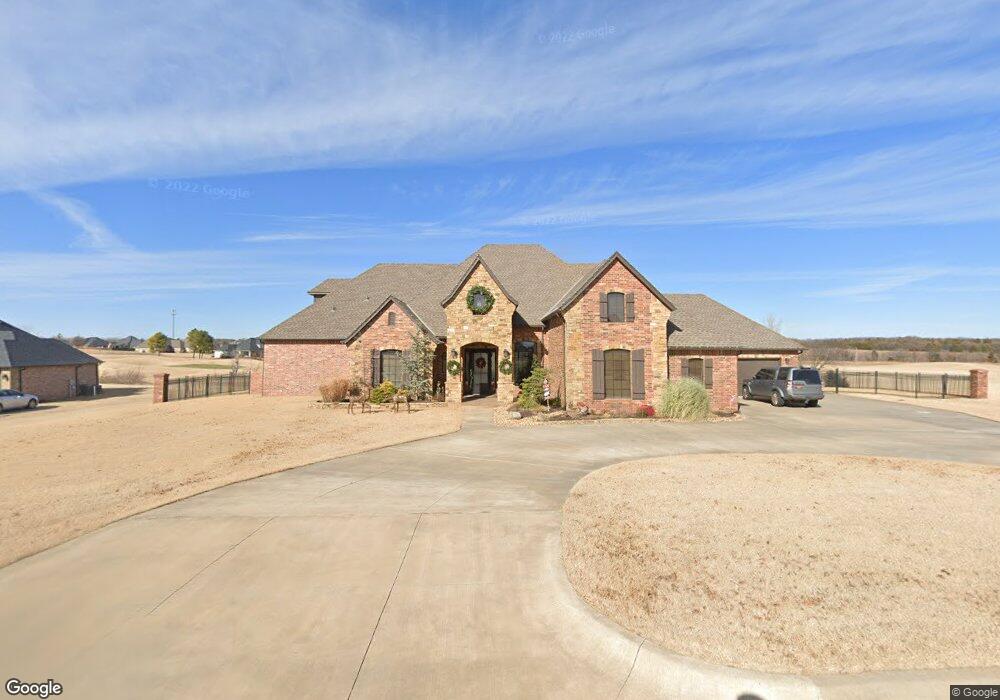 1304 Inverness Cir, Shawnee, OK 74801 - photo 1