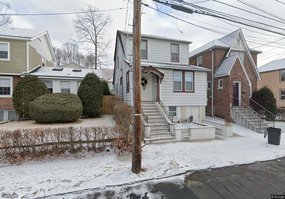 86 King Ave, Yonkers, NY 10704 - photo 1