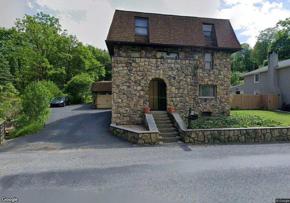 5714 Acorn Dr, Emmaus, PA 18049 - photo 1