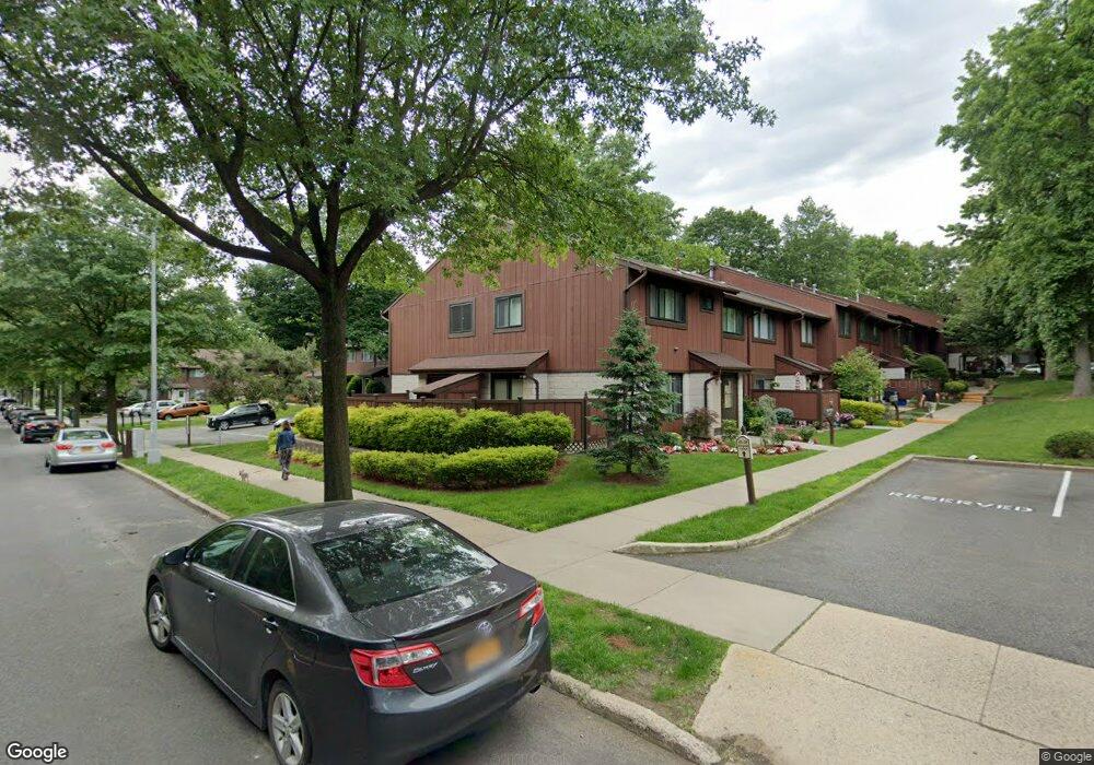 1812 Forest Hill Rd unit 1, Staten Island, NY 10314 - photo 1