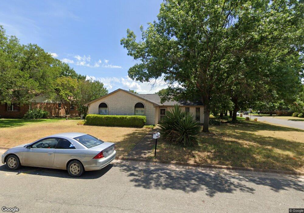 902 Boone Dr, Sherman, TX 75090 - photo 1