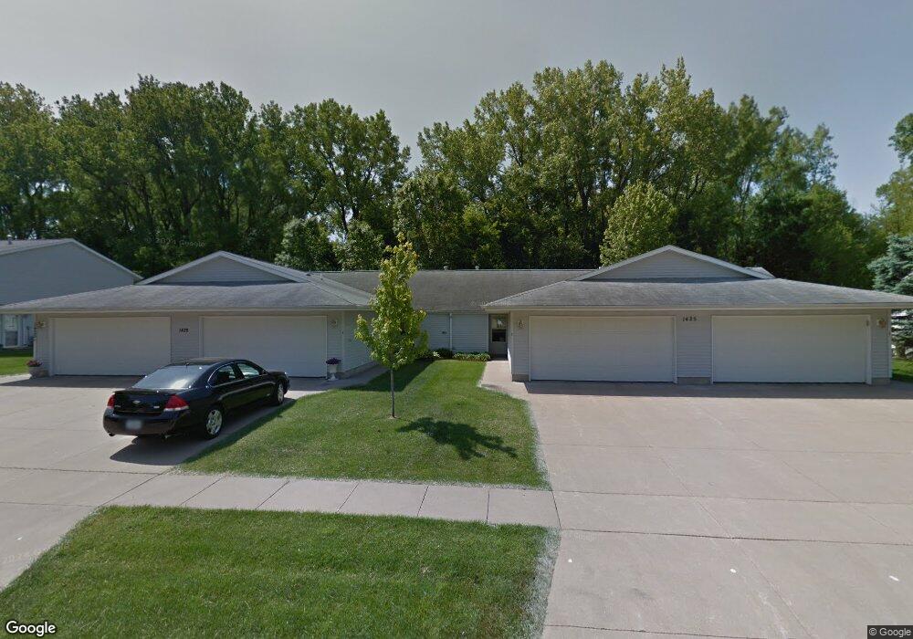 1425 Daleview Dr unit D, Marion, IA 52302 - photo 1