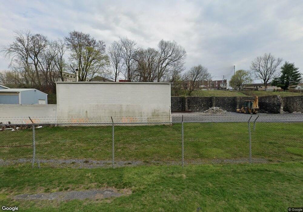 952 Sumner Ave, Allentown, PA 18102 - photo 1