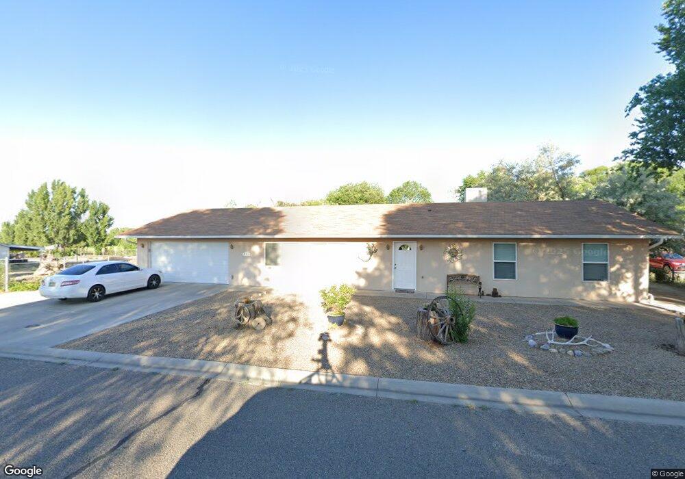 621 N Island St, Bloomfield, NM 87413 - photo 1