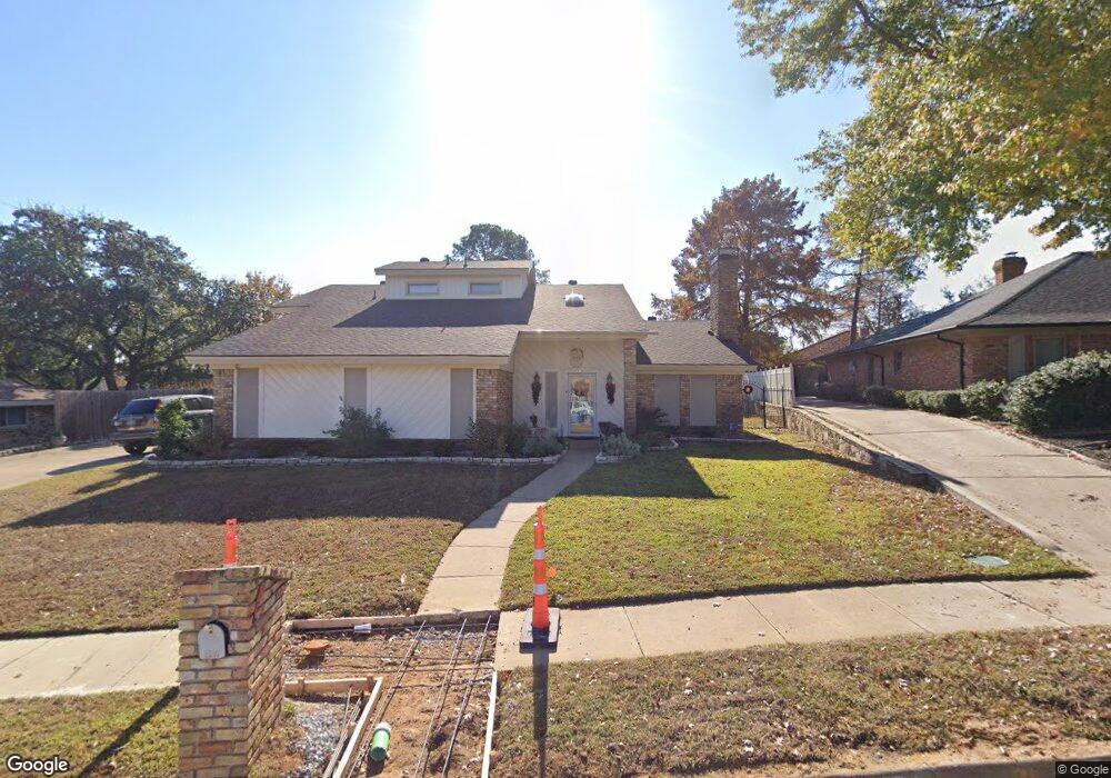 407 Quail Crest Dr, Bedford, TX 76021 - photo 1