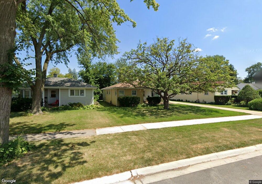 2257 Cedar St, Des Plaines, IL 60018 - photo 1
