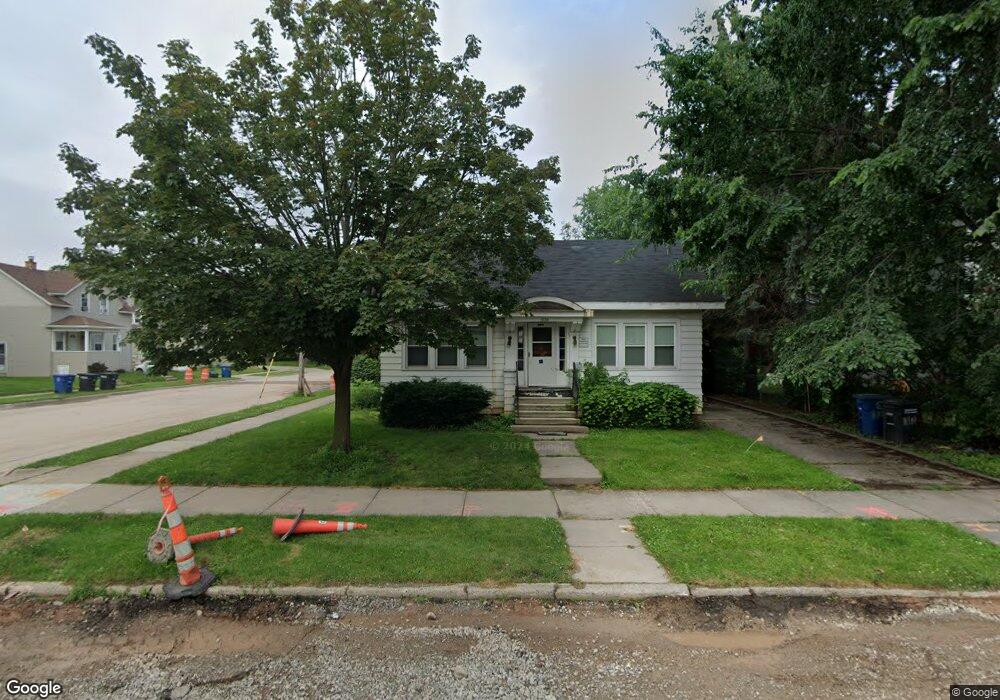 1026 Cherry St, Oshkosh, WI 54901 - photo 1
