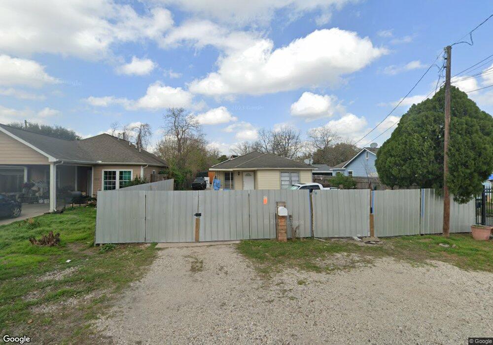 609 Firnat St, Houston, TX 77022 - photo 1