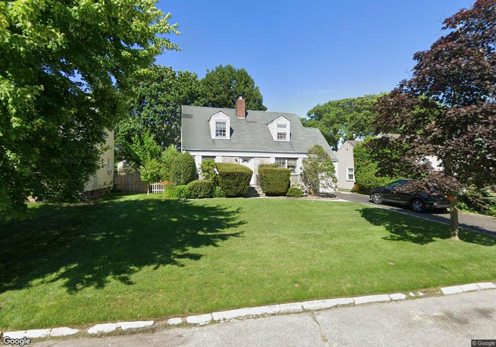 36 Berwick Rd, Hewlett, NY 11557 - photo 1