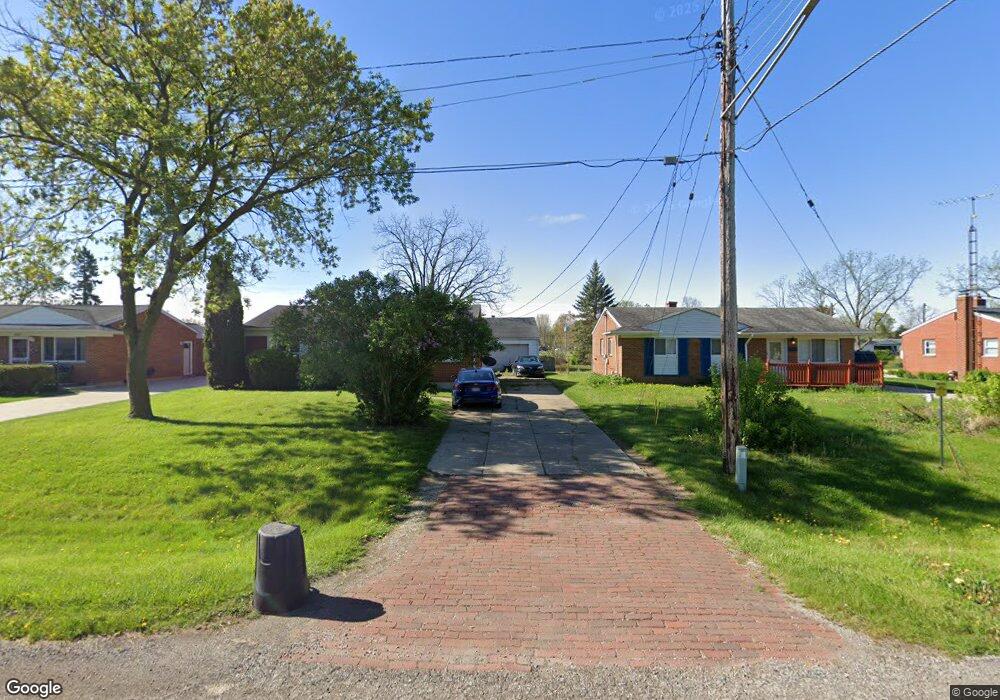 2043 Forest Heights Dr, Flint, MI 48507 - photo 1