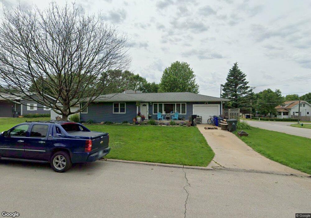 458 21st St NW, Cedar Rapids, IA 52405 - photo 1