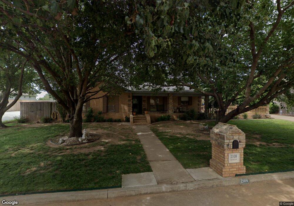 2109 Oak Hollow Rd, Duncan, OK 73533 - photo 1