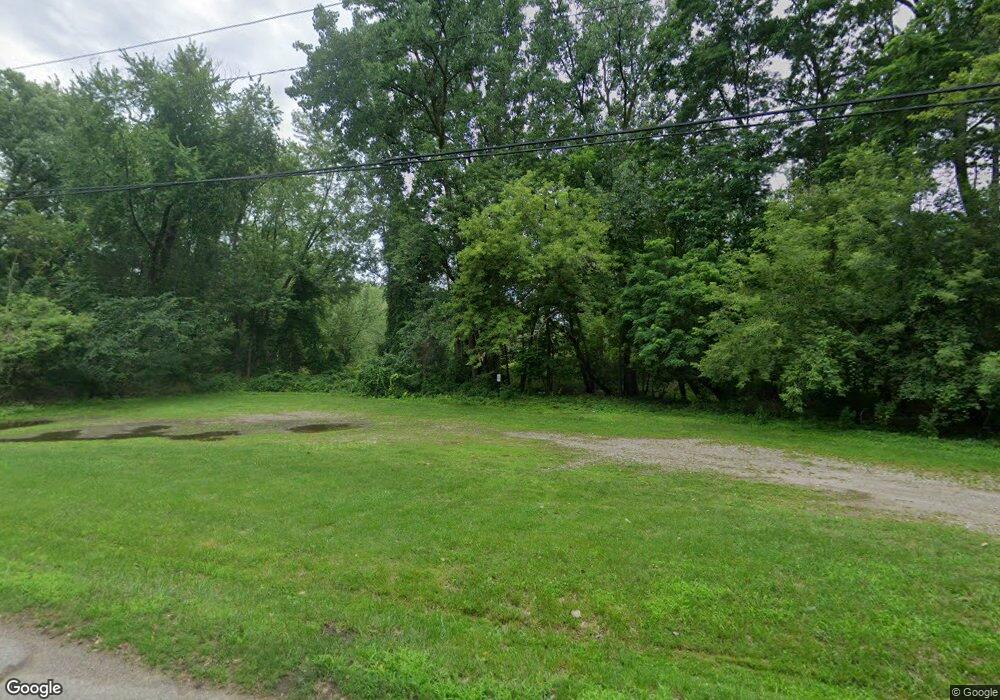 3926 Maple Blvd, West Bloomfield, MI 48323 - photo 1