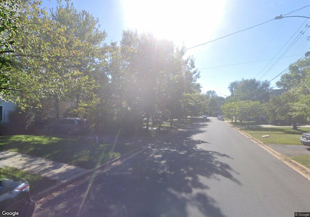 304 Pine St unit B, Falls Church, VA 22046 - photo 1