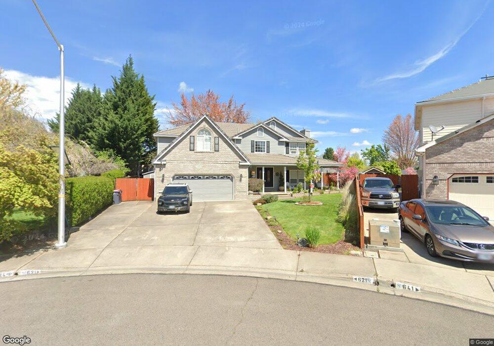 621 Lynn Ln, Central Point, OR 97502 - photo 1