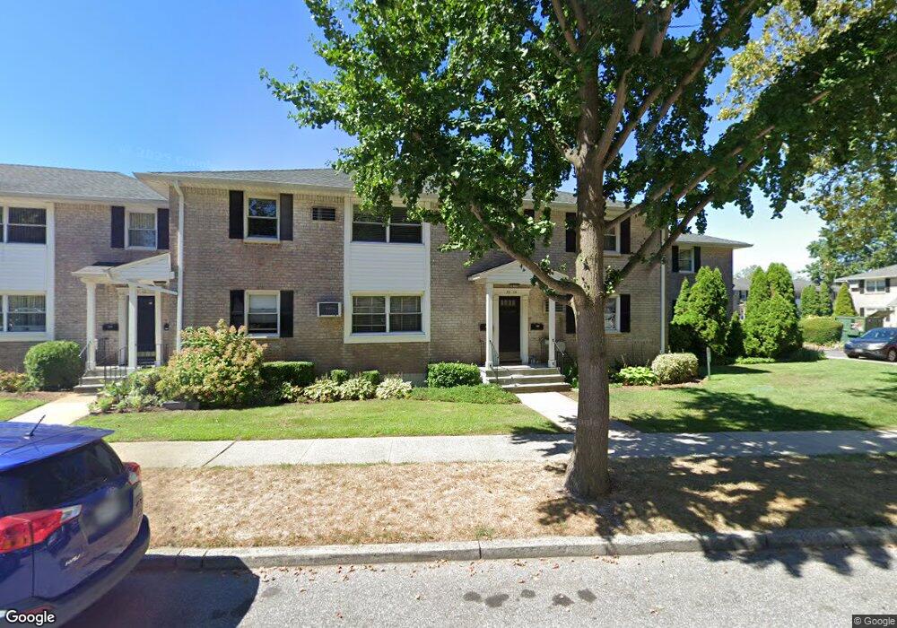 268-12 82nd Ave unit 2, New Hyde Park, NY 11040 - photo 1