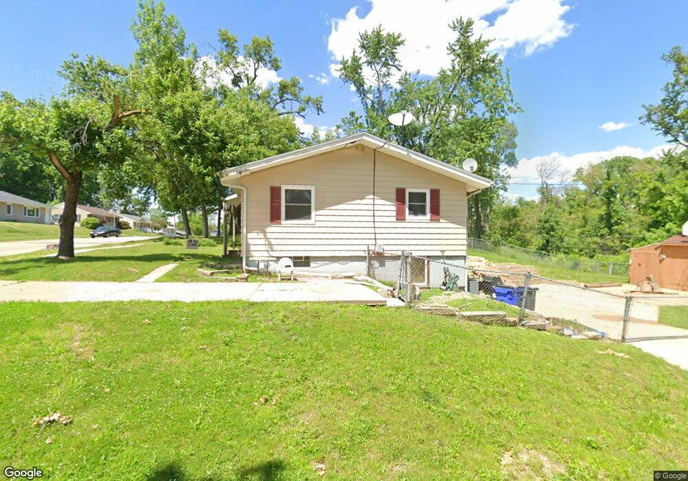 1432 38th St SE, Cedar Rapids, IA 52403 - photo 1