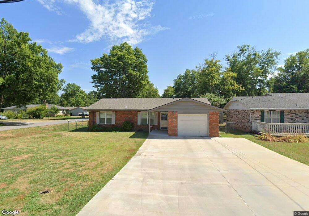 625 E 11th St, Claremore, OK 74017 - photo 1