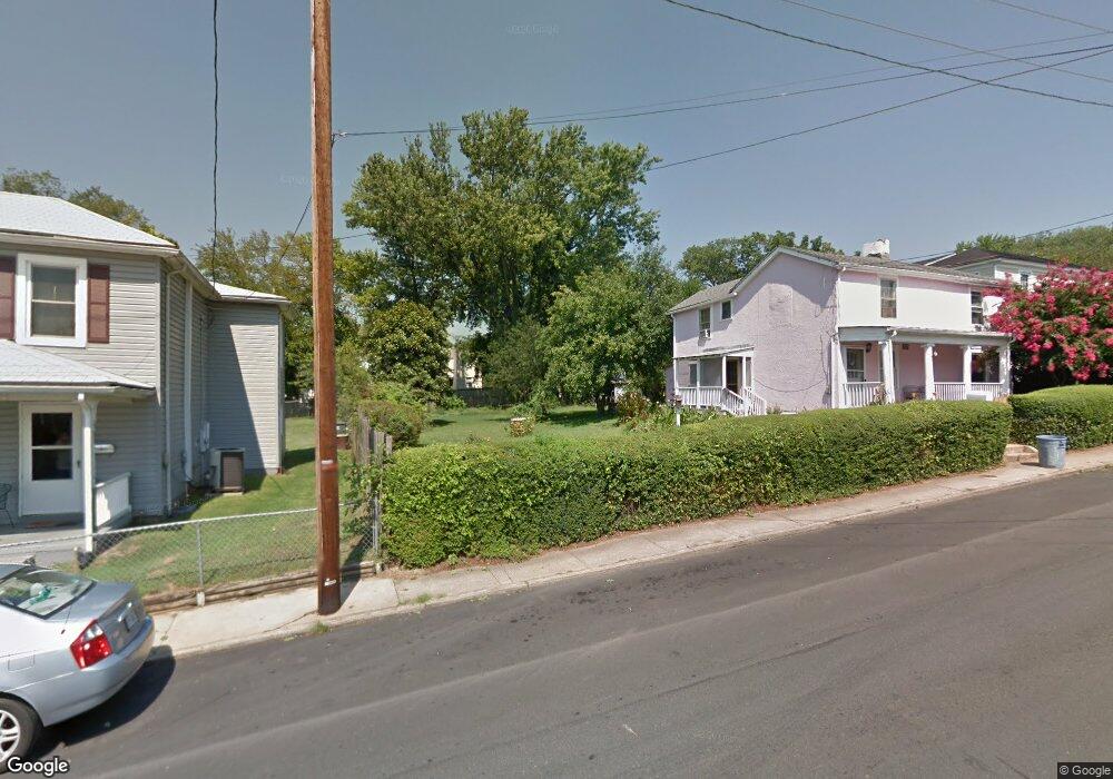 327 10th St NW, Charlottesville, VA 22903 - photo 1