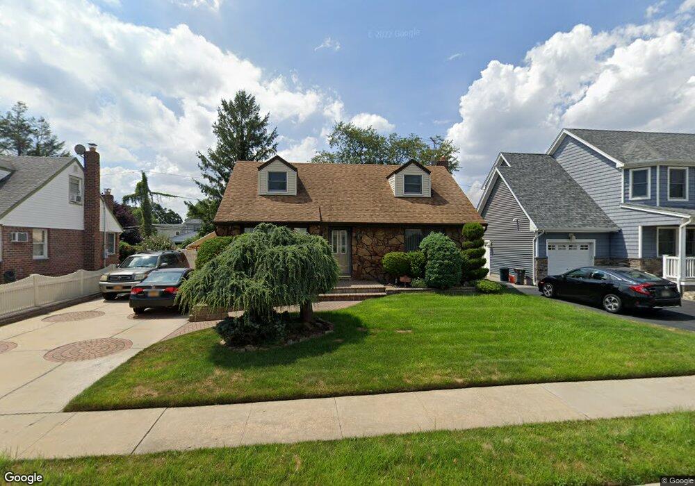 580 Bernice Rd, Franklin Square, NY 11010 - photo 1