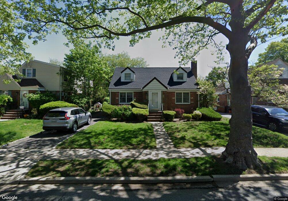 38 Yale Blvd, New Hyde Park, NY 11040 - photo 1