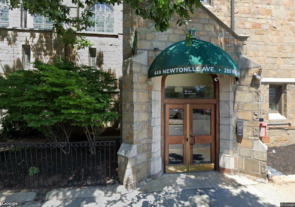 288 Walnut St unit 101, Newton, MA 02460 - photo 1