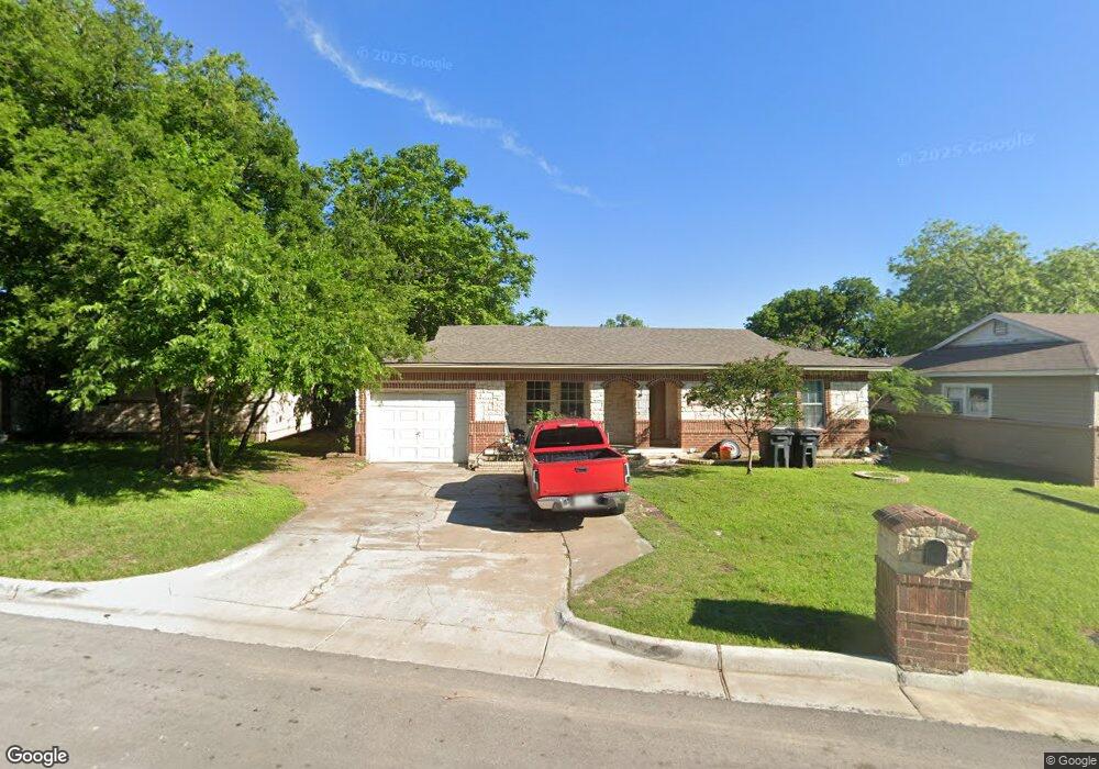 512 Euclid St, Cleburne, TX 76033 - photo 1
