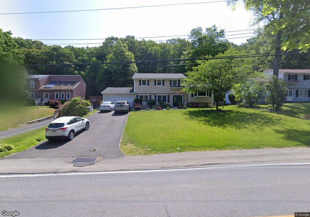 575 Westbrook Dr, Cortlandt Manor, NY 10567 - photo 1