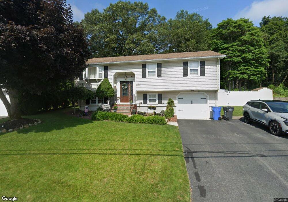 157 Locust Glen Dr, Cranston, RI 02921 - photo 1