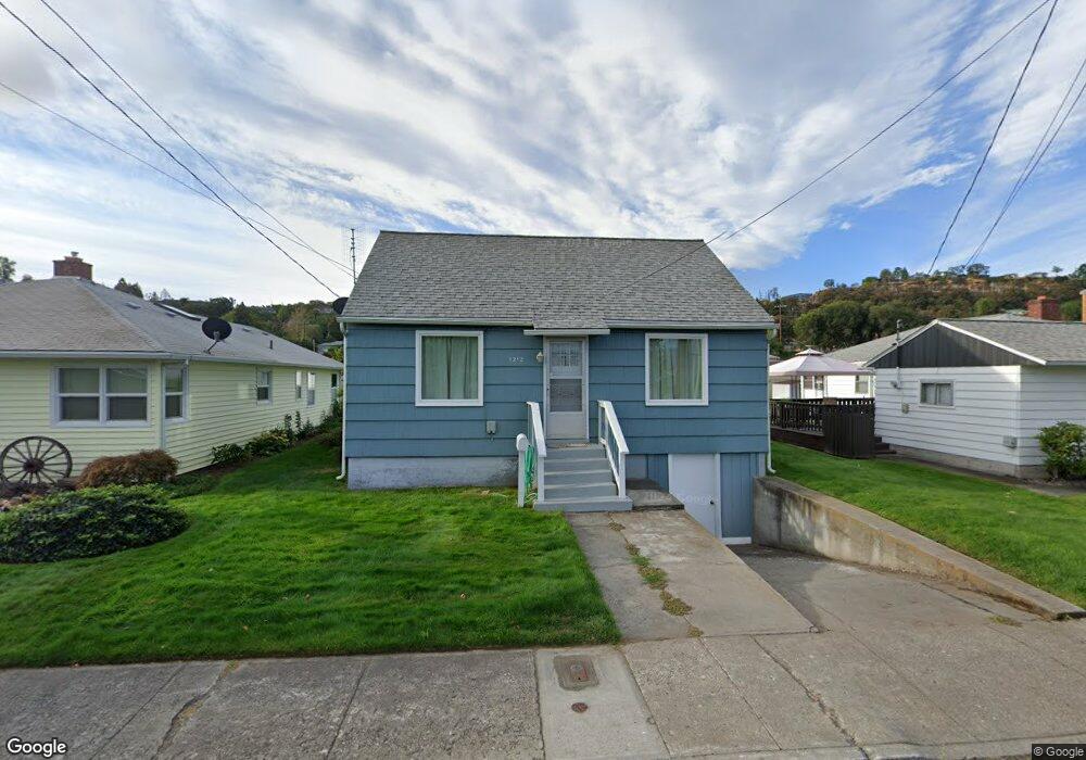 1212 E 13th St, the Dalles, OR 97058 - photo 1