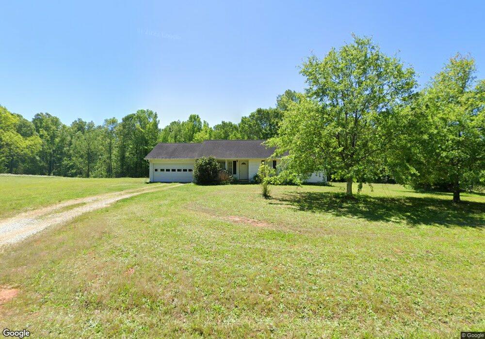 135 Magnolia Ln, Carnesville, GA 30521 - photo 1
