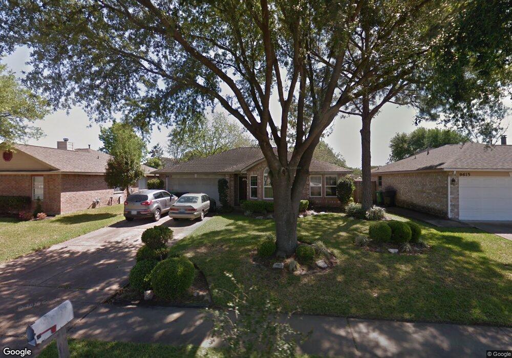 9611 Blackhawk Blvd, Houston, TX 77075 - photo 1