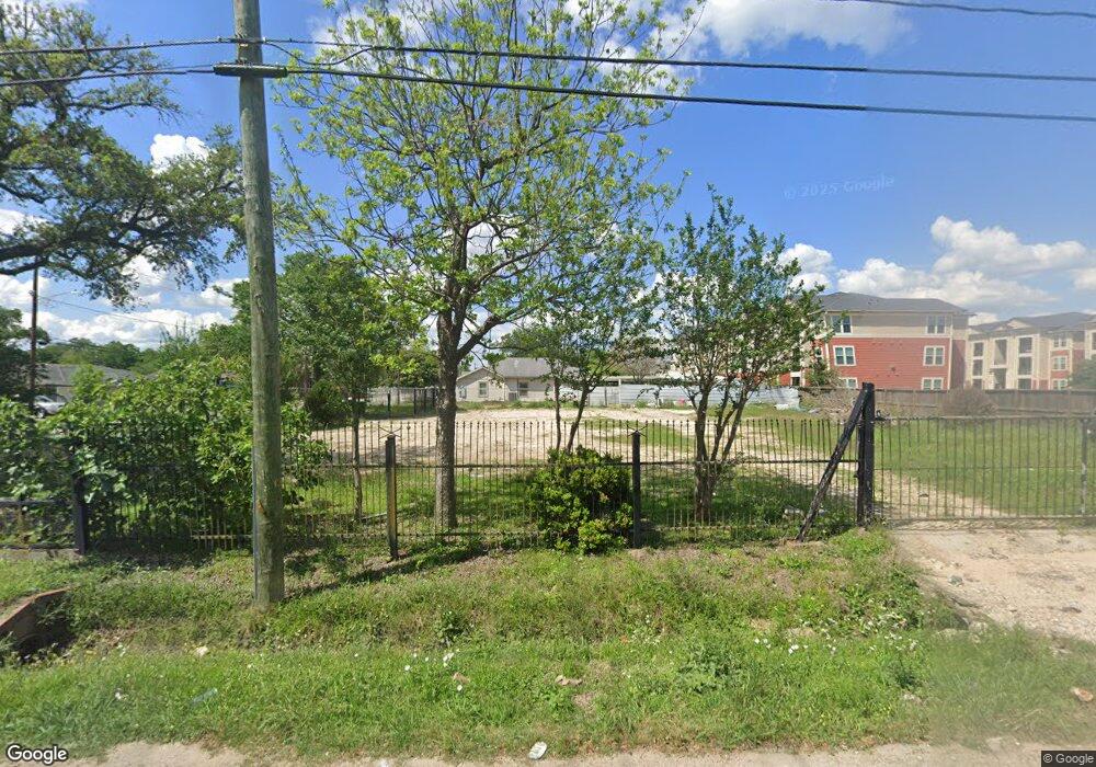 401 E Burress St, Houston, TX 77022 - photo 1