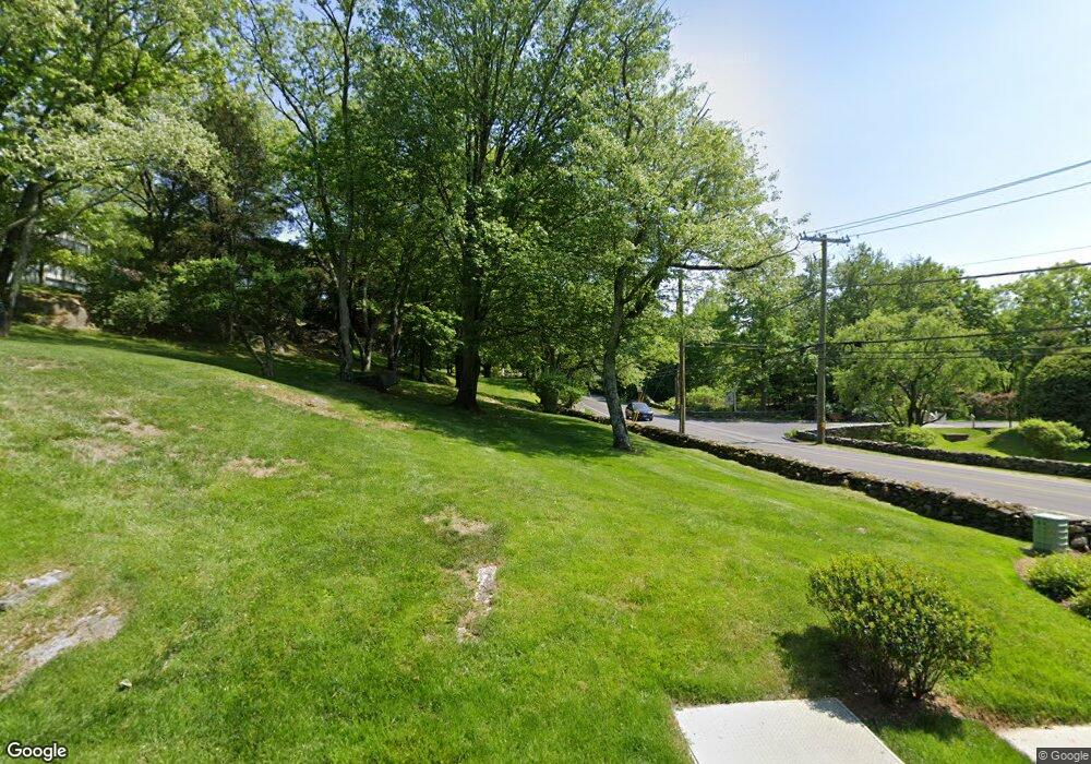 31 E Lyon Farm Dr, Greenwich, CT 06831 - photo 1