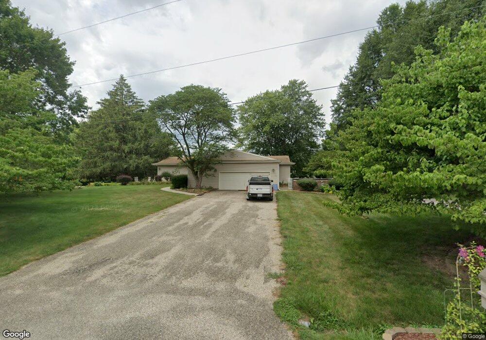 207 Leland Lake Dr, Jacksonville, IL 62650 - photo 1