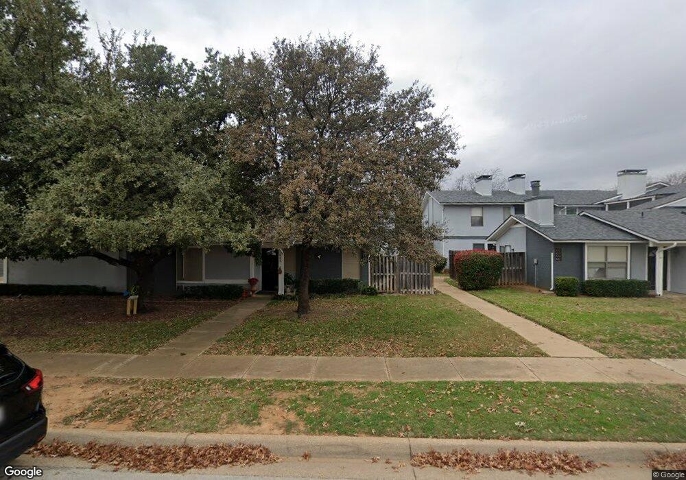 615 Ridgeline Dr, Hurst, TX 76053 - photo 1