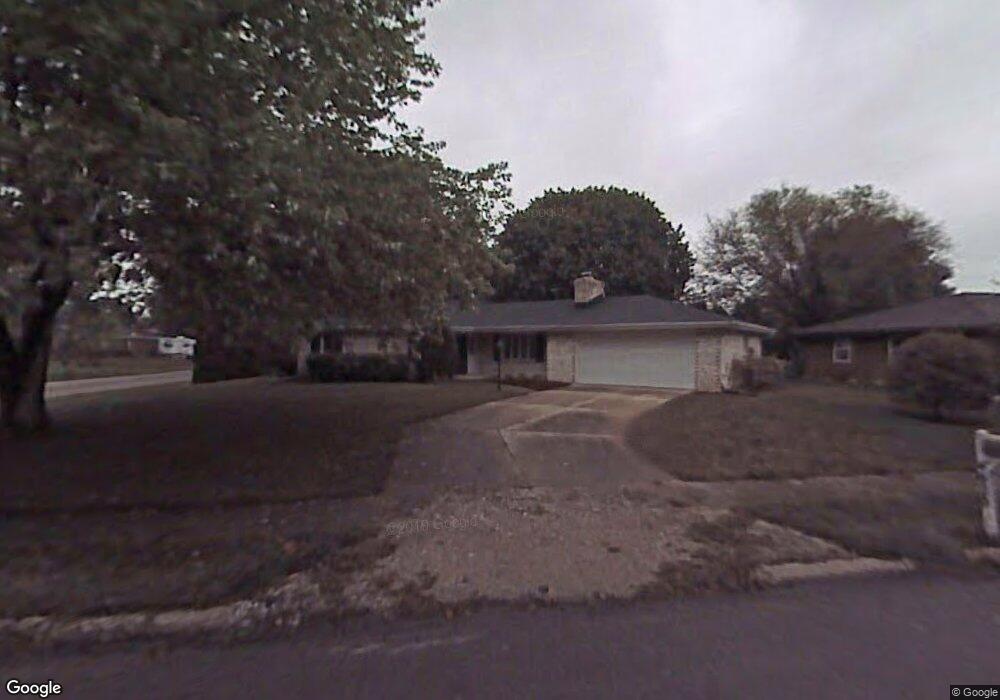 4620 E Mission Ct, Columbus, IN 47203 - photo 1